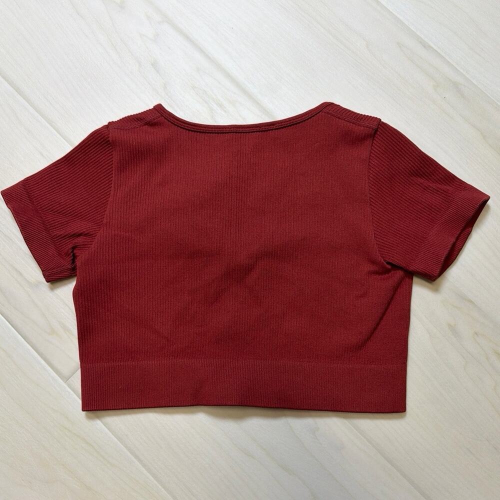 BO+TEE Ribbed Crop Top - Picture 5 of 5
